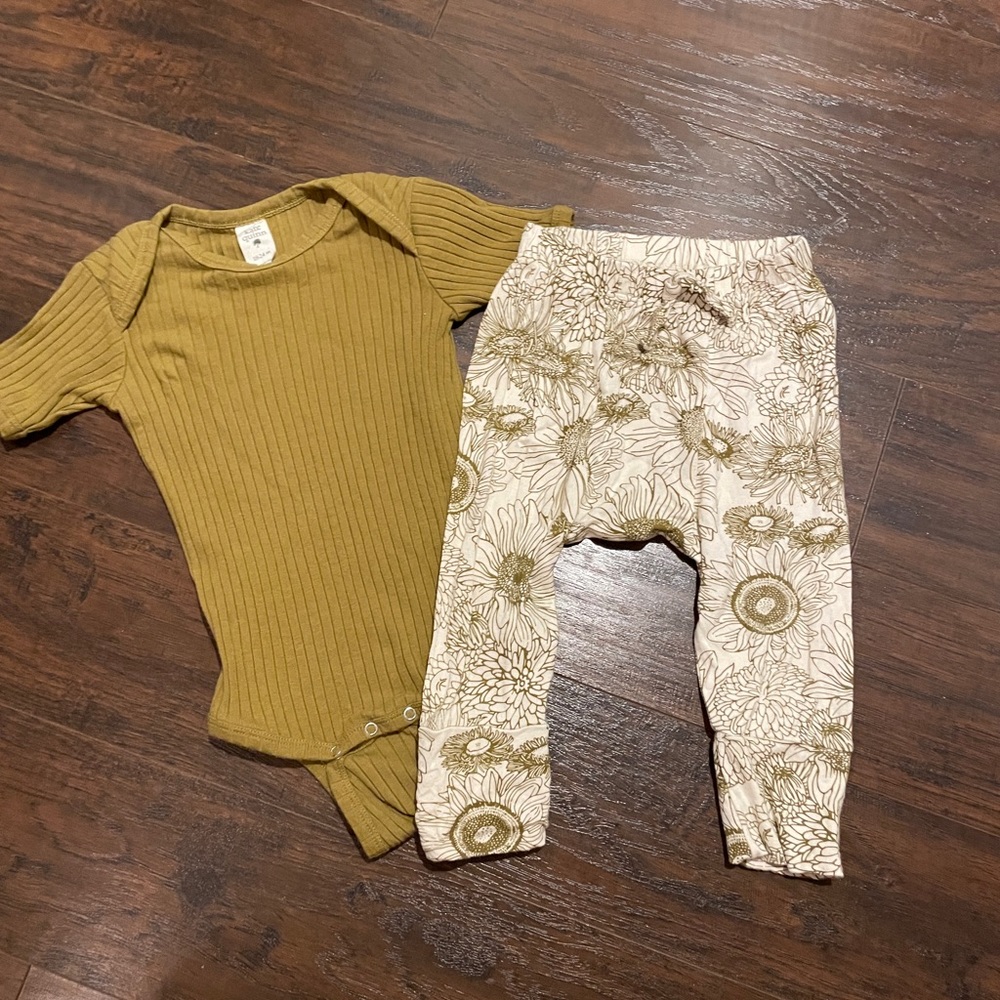 Kate Quinn 18-24m Fennel Sunflower Outfit EUC